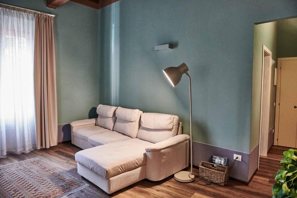 チェゼーナCasa Asja: Cromatismo In Centro Storicoアパートメント エクステリア 写真